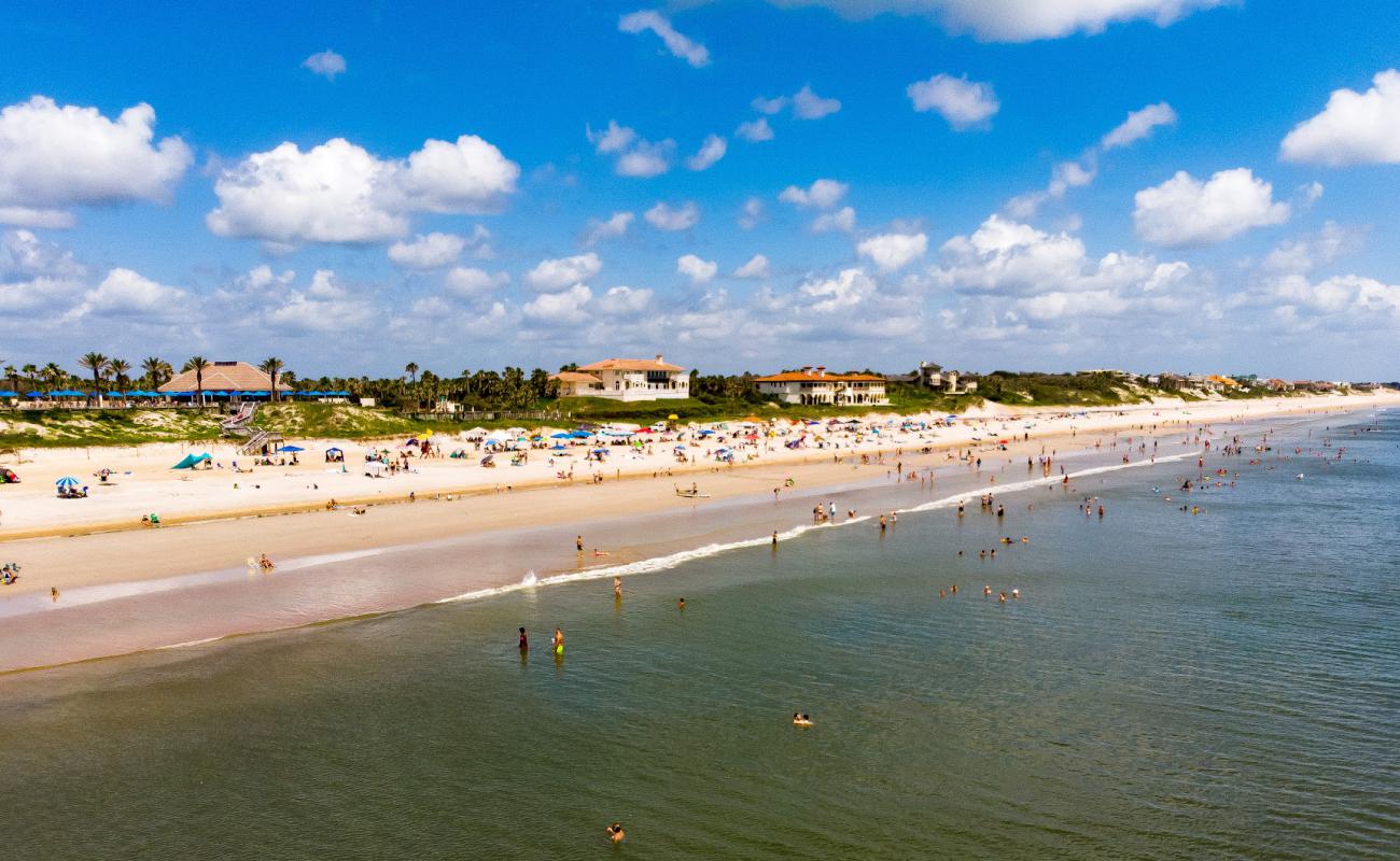 Photo de Plage de Mickler avec sable coquillier lumineux de surface