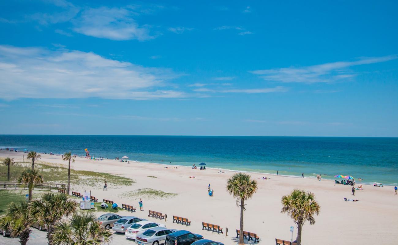 Photo de Main beach Park avec sable beige de surface