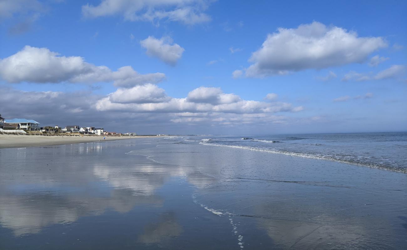 Photo de DeBordieu Club beach avec sable lumineux de surface