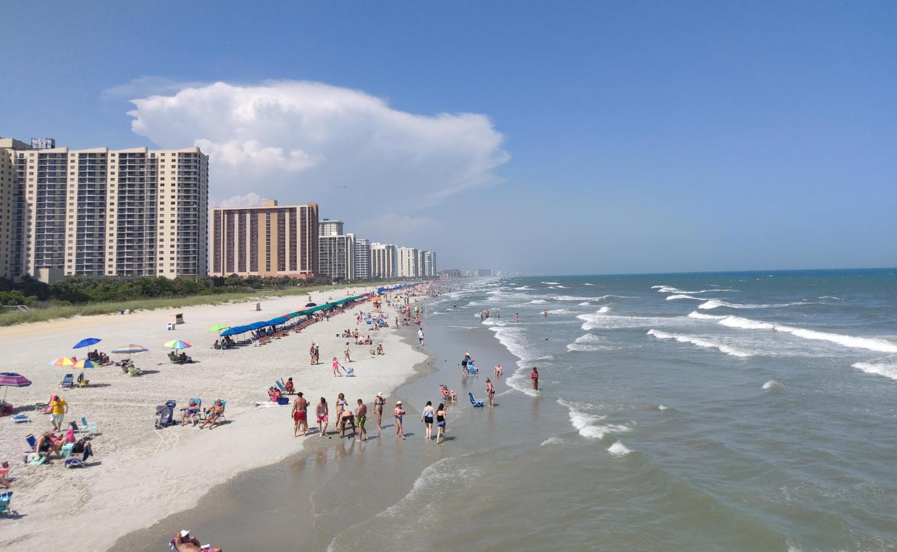 Photo de Myrtle beach Pier avec sable fin et lumineux de surface