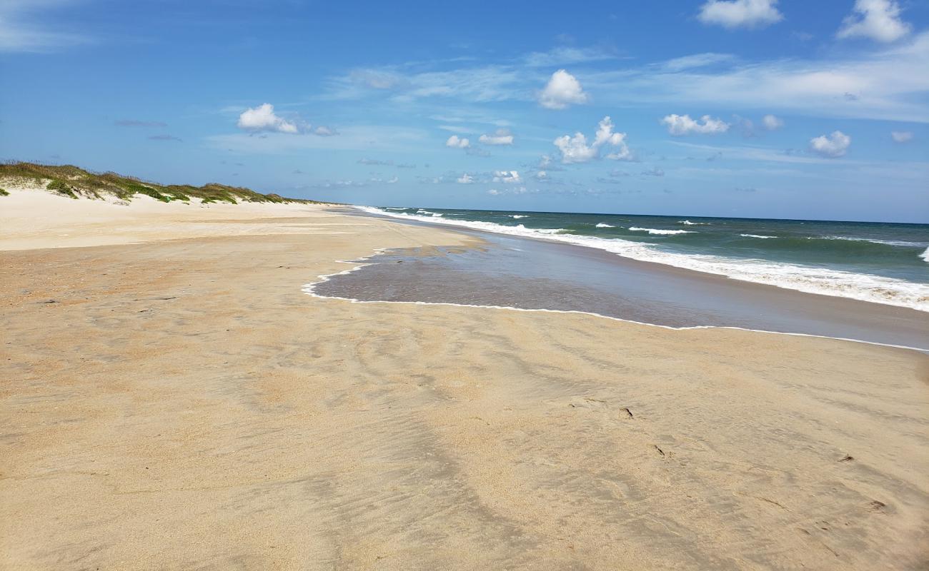 Photo de Ocracoke beach avec sable lumineux de surface