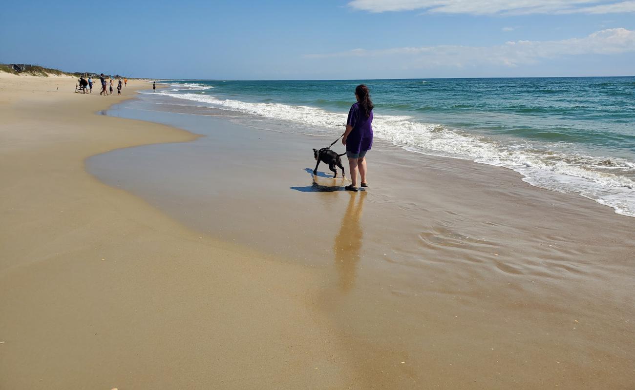 Photo de Frisco beach avec sable lumineux de surface