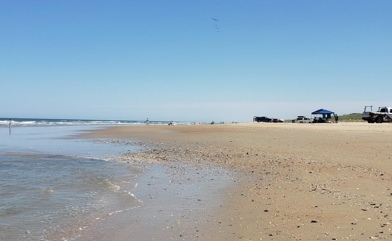 Photo de Carova beach avec sable lumineux de surface