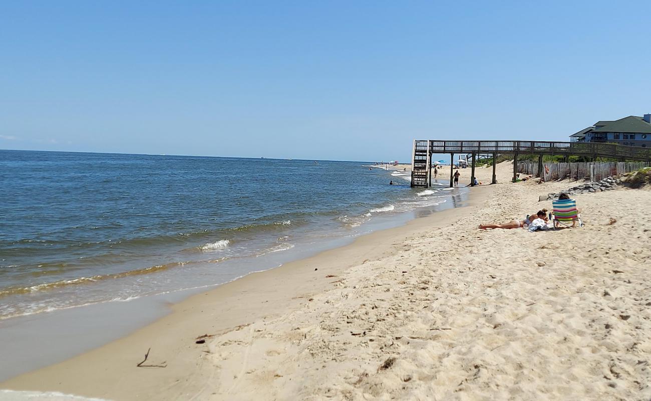 Photo de Chic's beach avec sable beige de surface