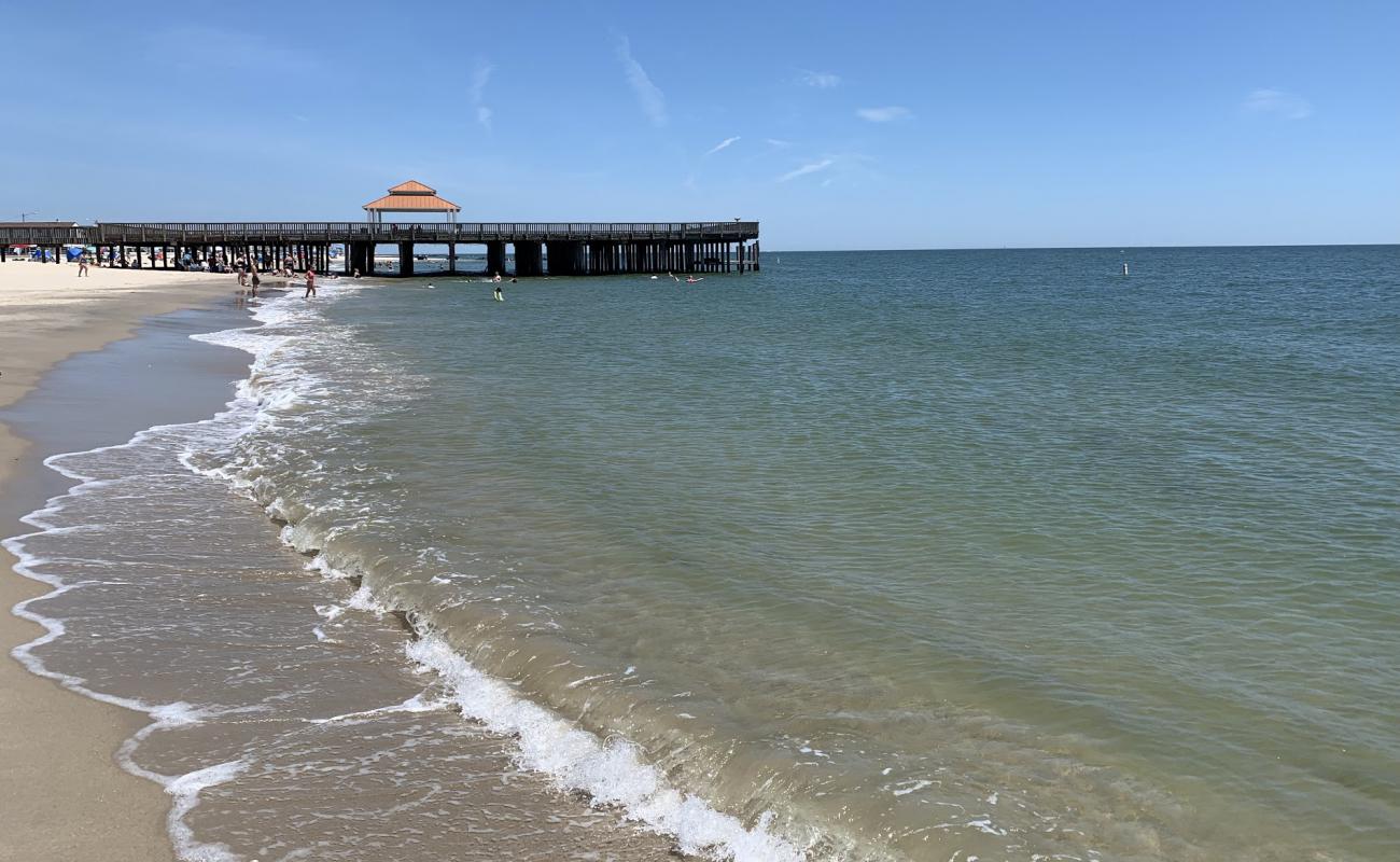 Photo de Buckroe beach avec sable beige de surface