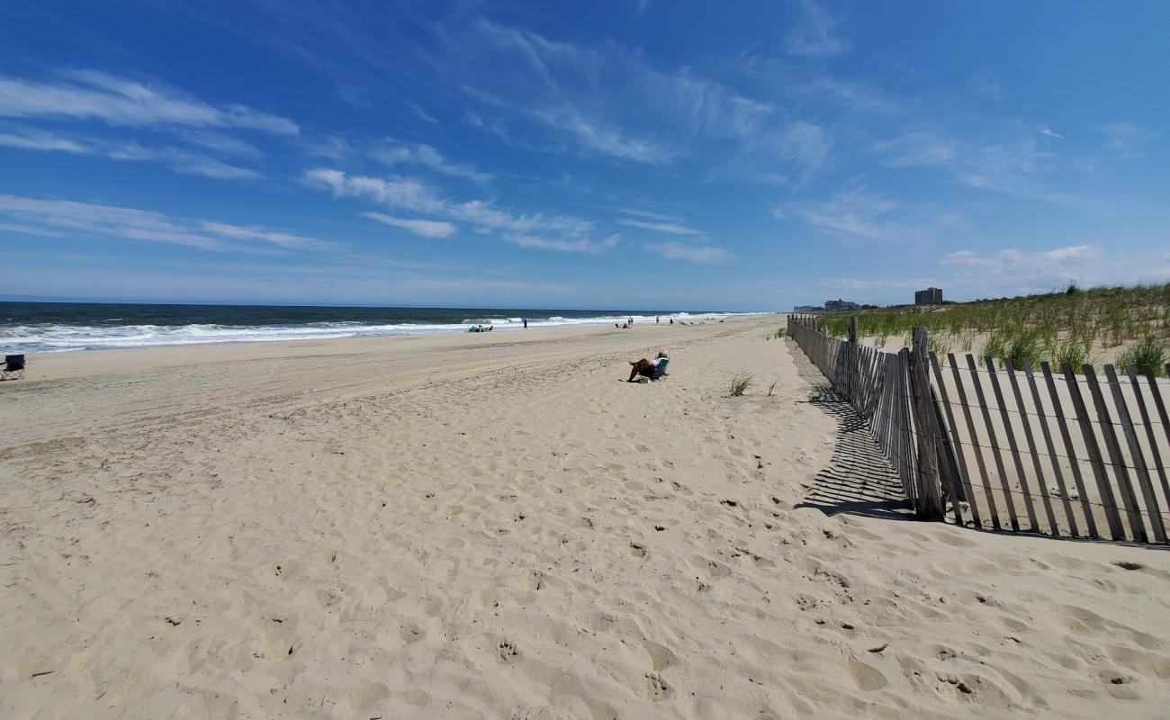 Photo de Gordon Beach avec sable beige de surface