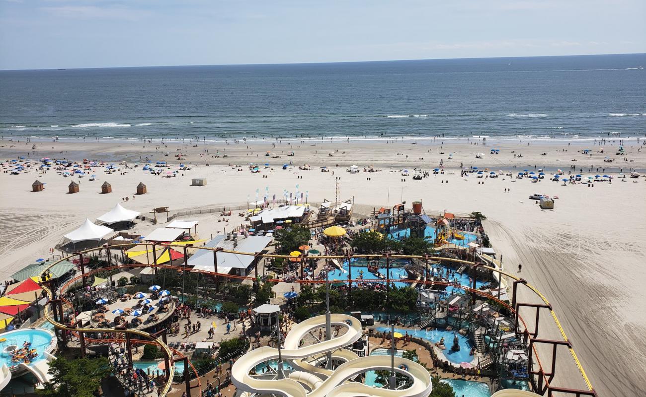 Photo de Wildwood N.J. Beach avec sable gris de surface