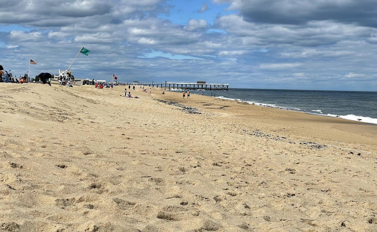 Photo de Belmar Beach avec sable beige de surface