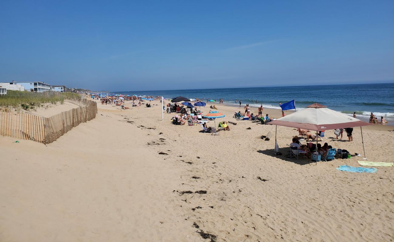 Photo de Kirk Park Beach avec sable lumineux de surface