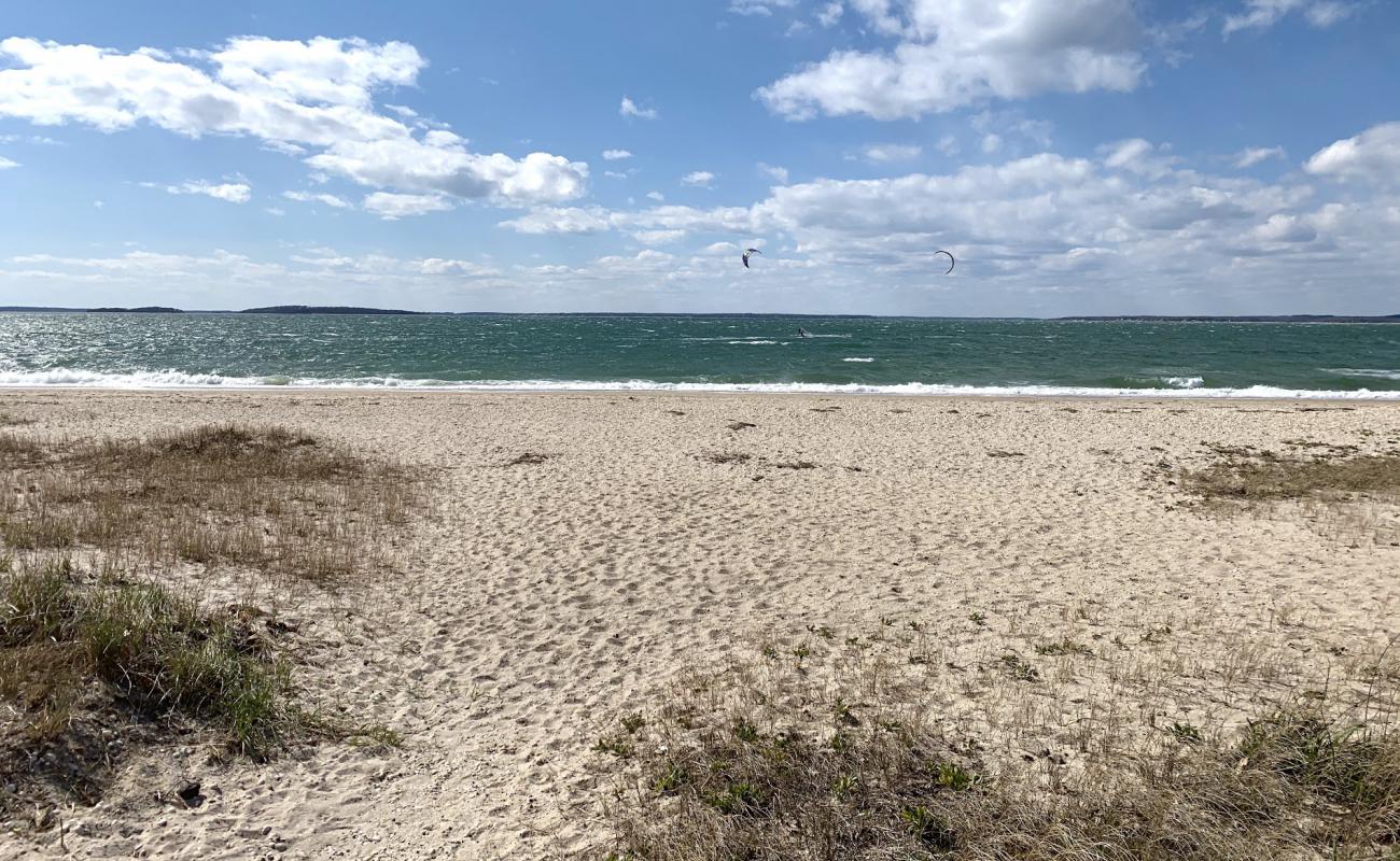 Photo de Foster Beach avec sable coquillier lumineux de surface