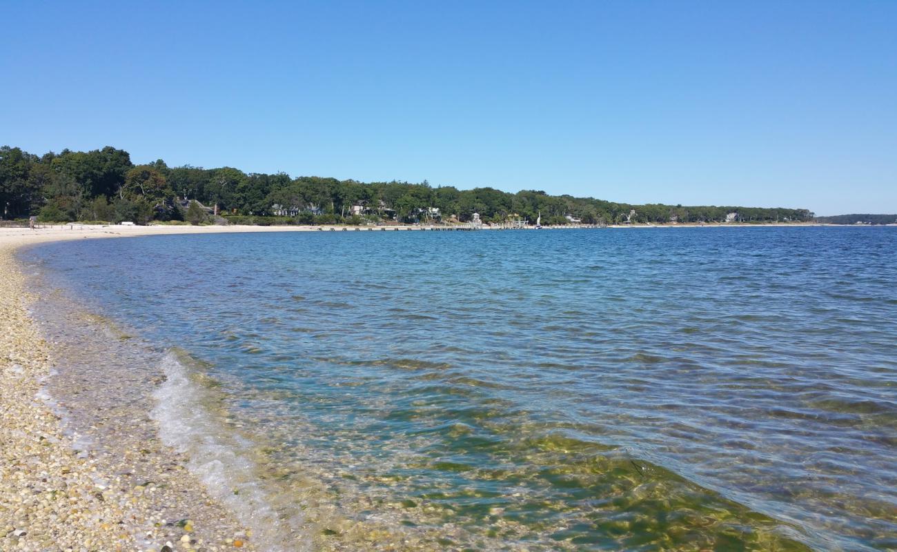 Photo de Cedar Beach Park avec sable clair avec caillou de surface