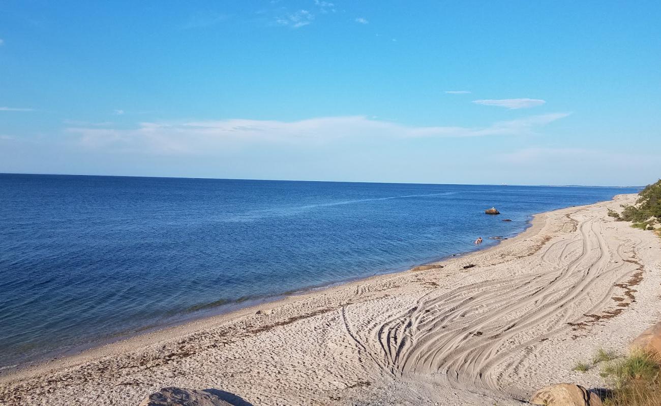 Photo de Reeves Beach avec sable gris de surface