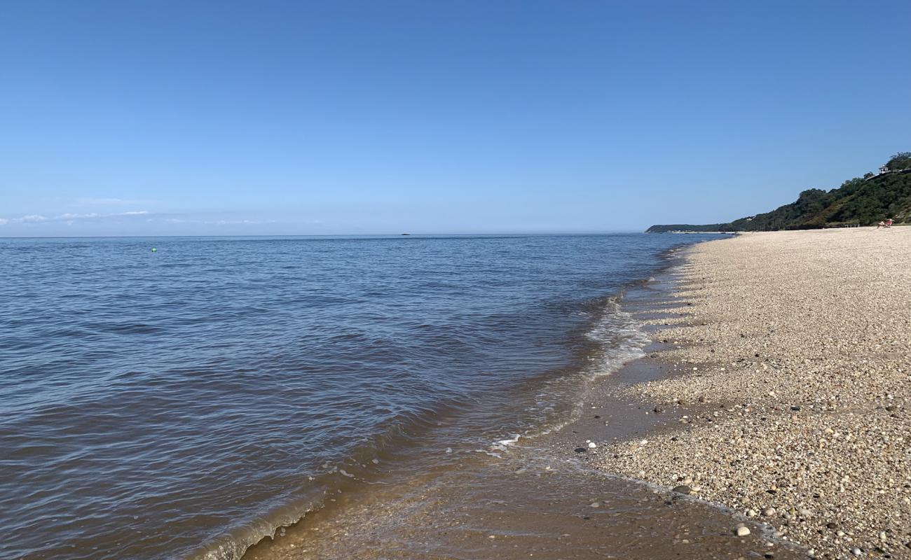 Photo de North Shore Beach avec petits galets beige de surface