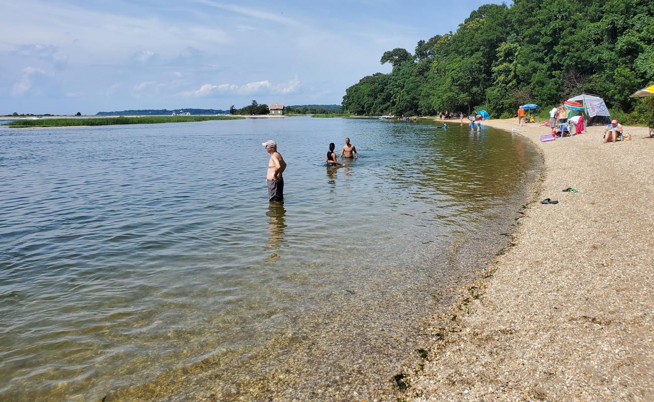 Photo de Sand Street Beach avec petits galets beige de surface