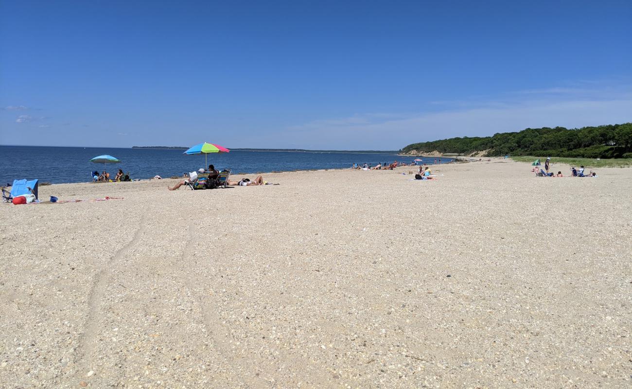 Photo de Short Beach avec sable lumineux de surface