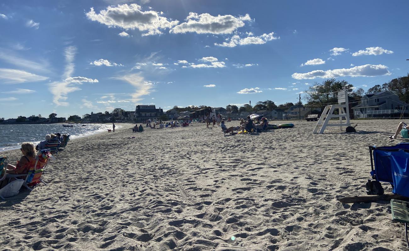 Photo de Bayview Beach avec sable beige de surface