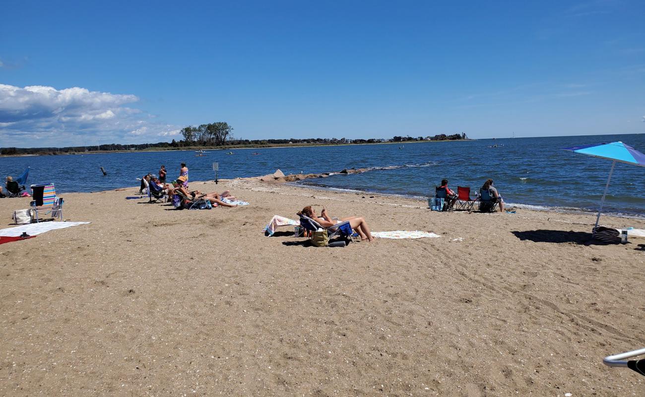Photo de Jacobs Beach avec sable beige de surface