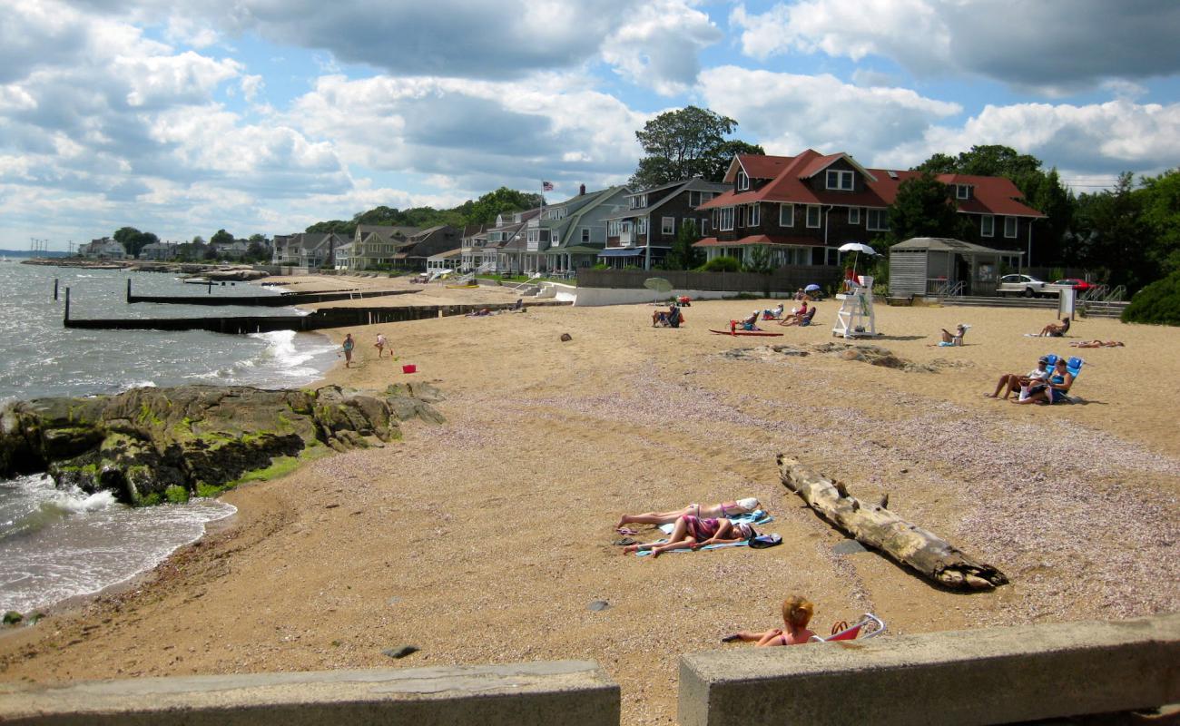 Photo de East Wharf Beach avec sable beige de surface