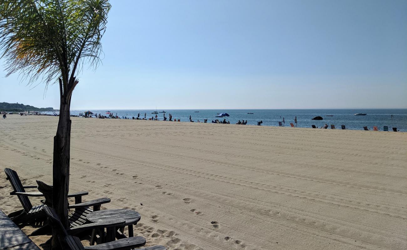 Photo de Soundview Beach avec sable fin et lumineux de surface