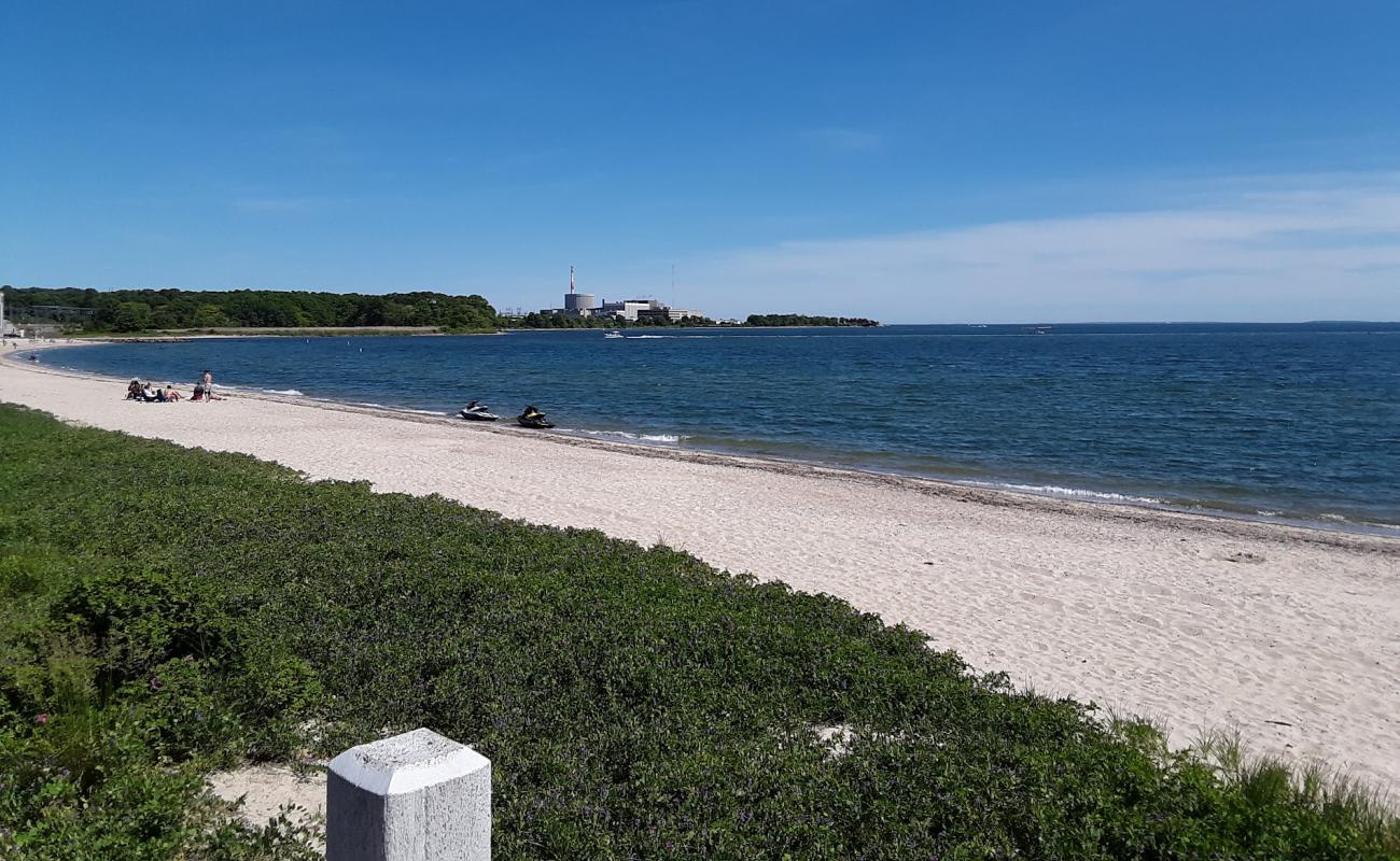 Photo de Niantic Beach avec sable beige de surface