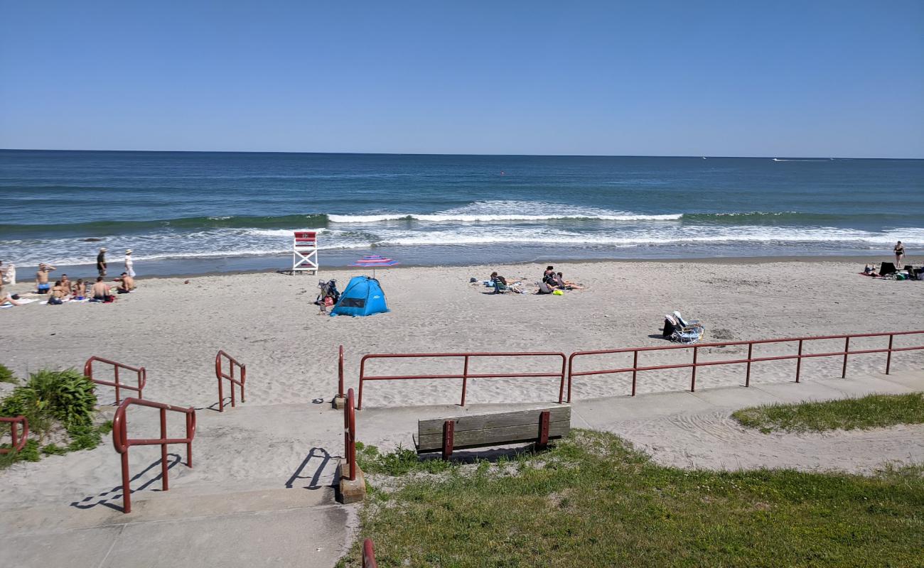 Photo de Scarborough Beach avec sable lumineux de surface