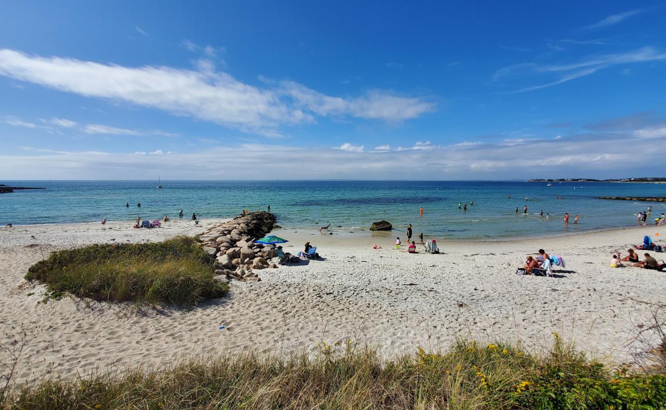 Photo de Old Silver Beach avec sable beige fin de surface
