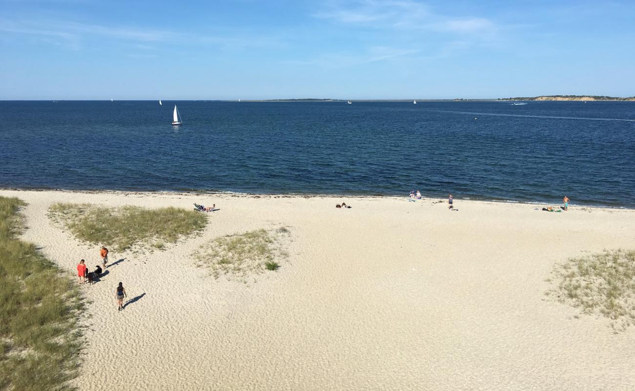 Photo de Edgartown Beach avec sable beige de surface