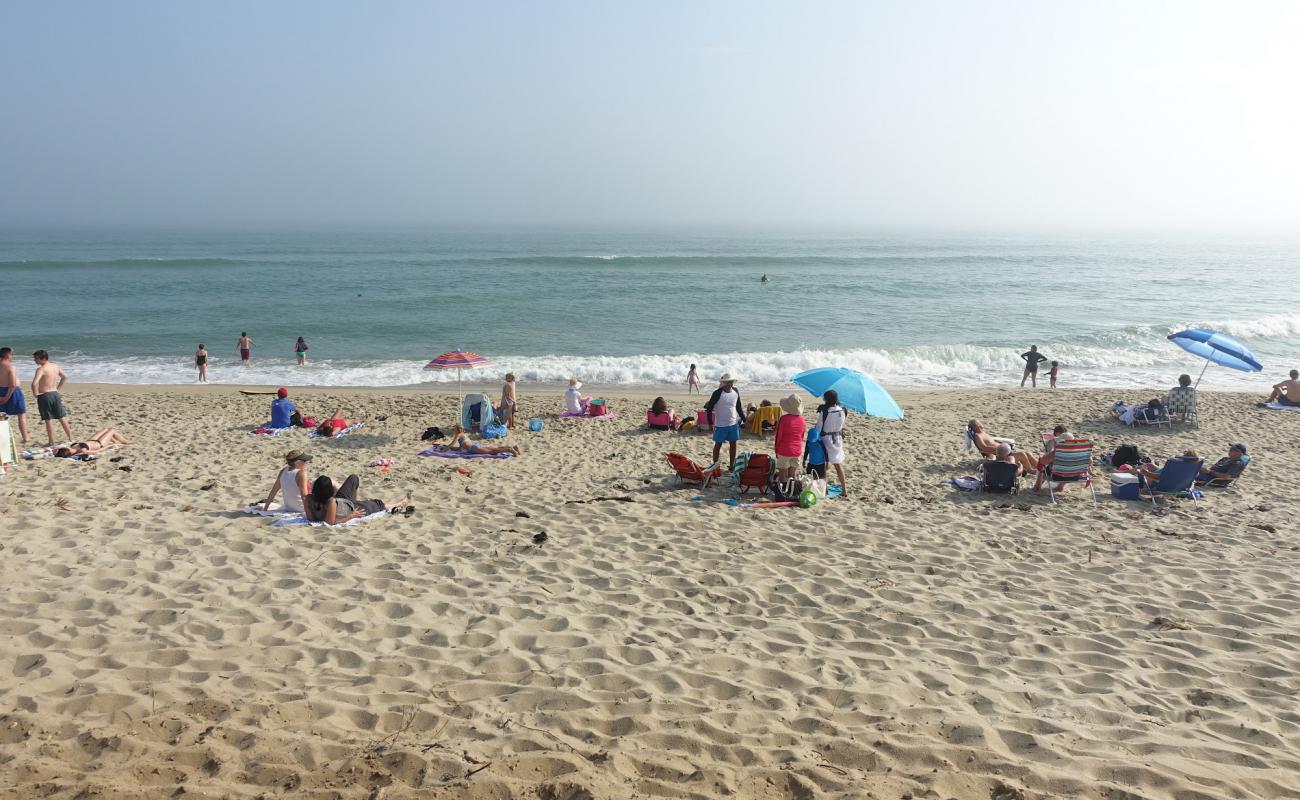 Photo de 40th Pole Beach avec sable lumineux de surface