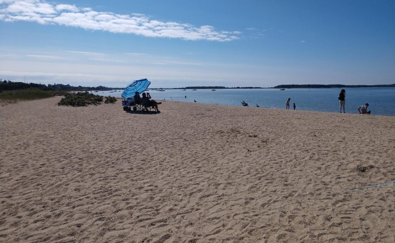 Photo de Colonial Acres Beach avec sable lumineux de surface