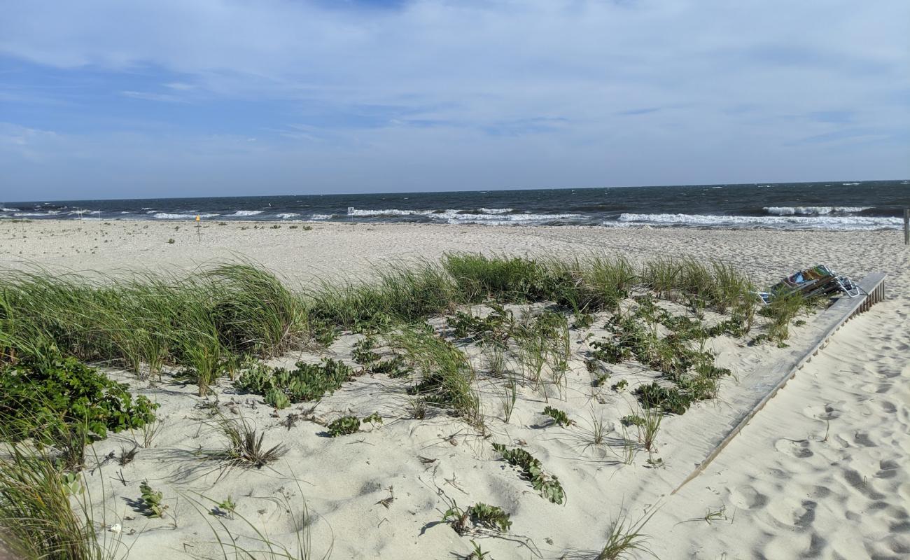 Photo de Wychmere beach avec sable beige de surface