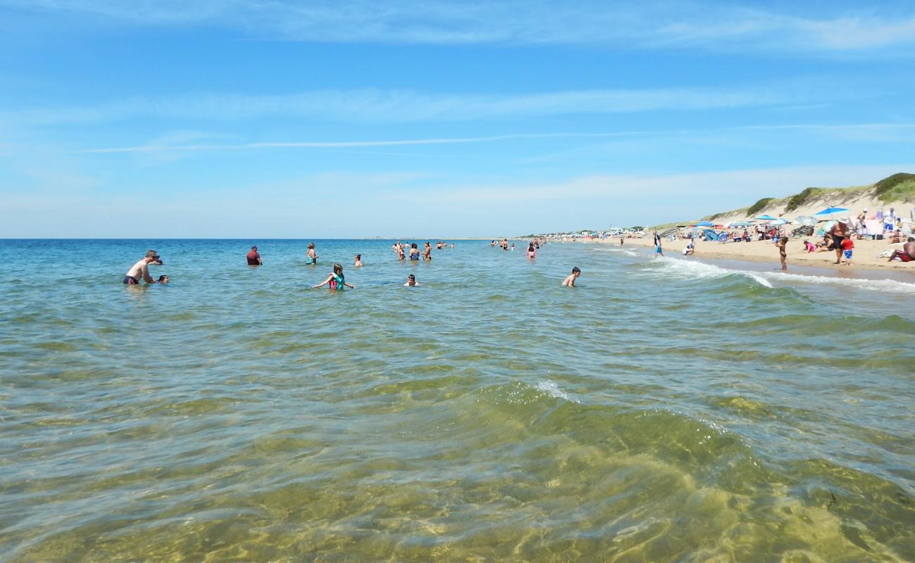 Photo de Herring Cove beach avec sable beige de surface