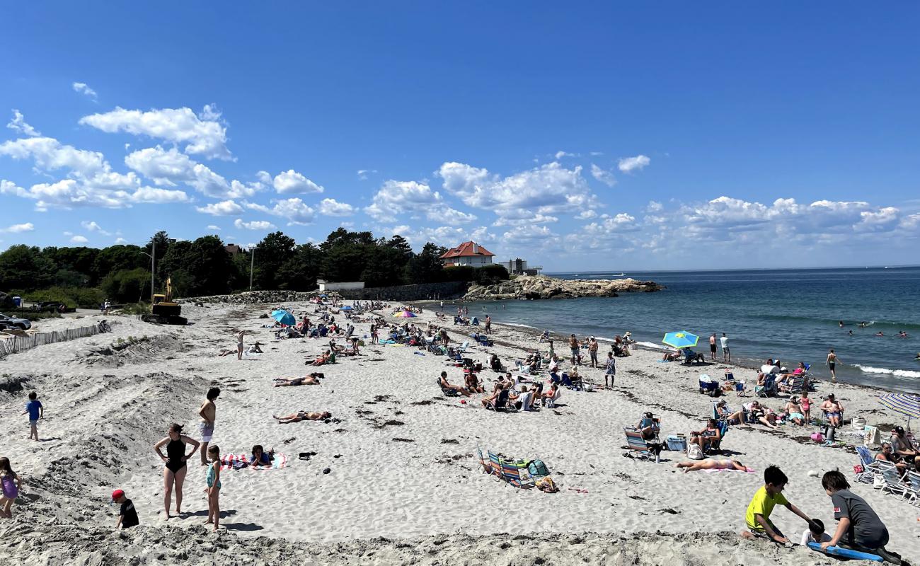 Photo de Sandy beach avec sable beige de surface