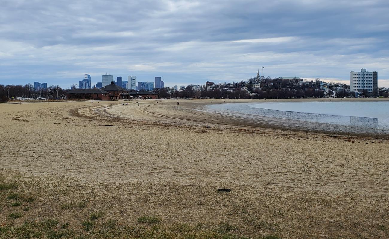 Photo de Savin Hill Beach avec sable beige de surface