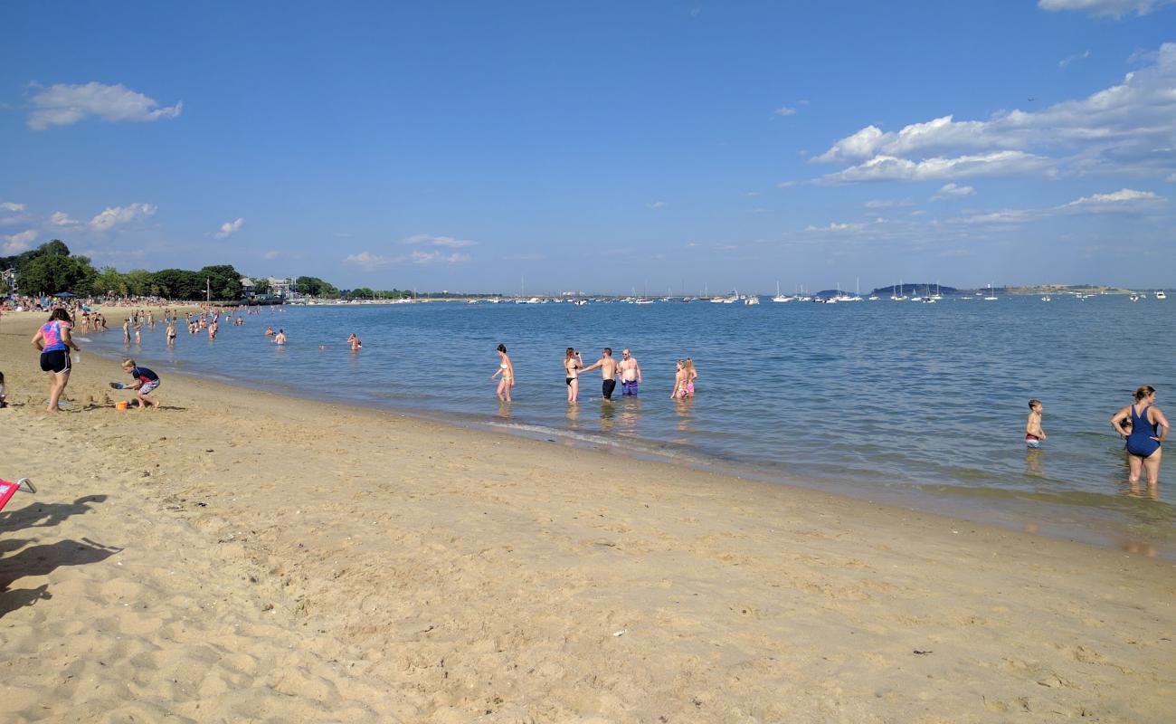 Photo de M Street beach avec sable beige de surface