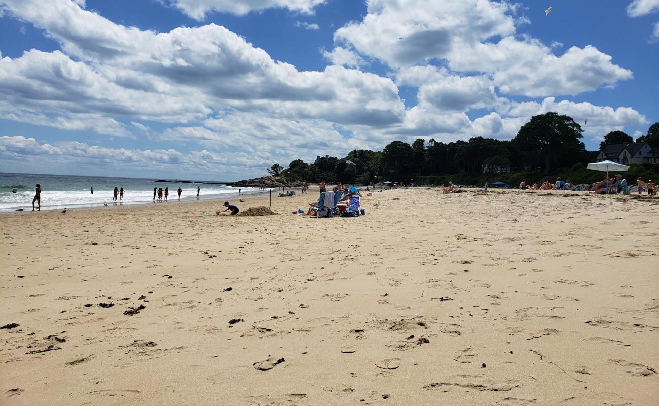 Photo de Singing beach avec sable beige de surface