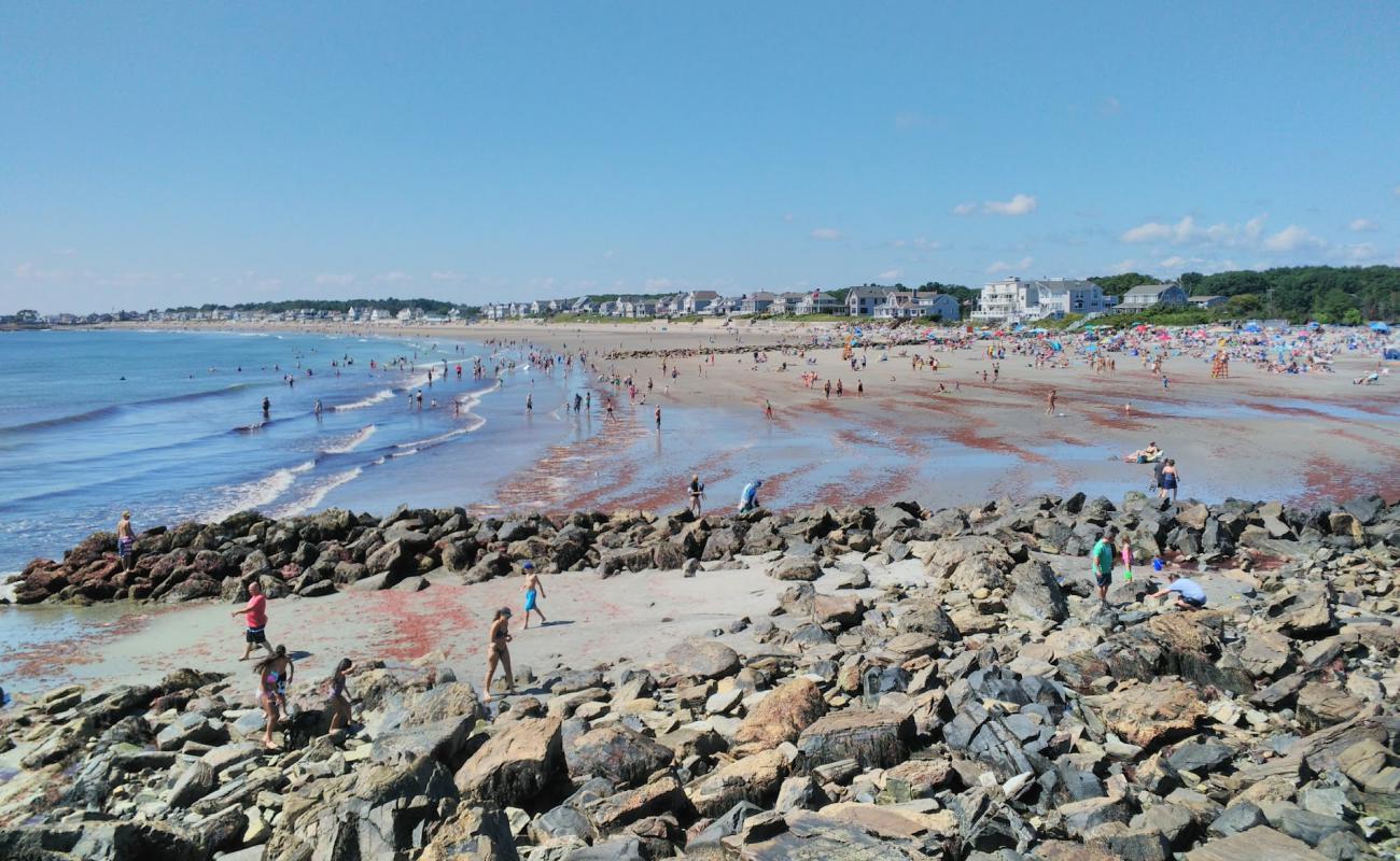 Photo de Wallis Sands beach avec sable beige de surface