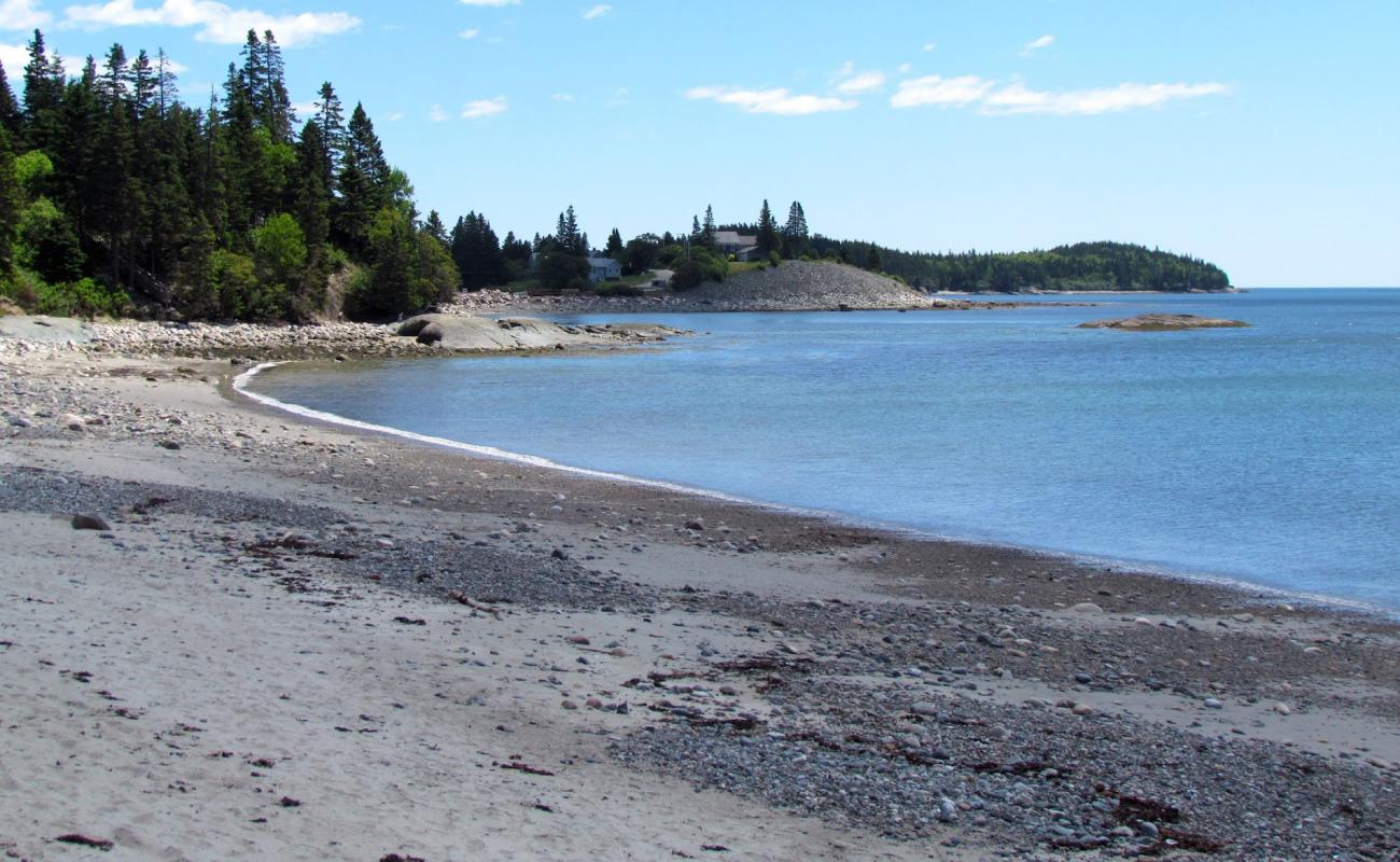 Photo de Roque Bluffs beach avec sable clair avec caillou de surface