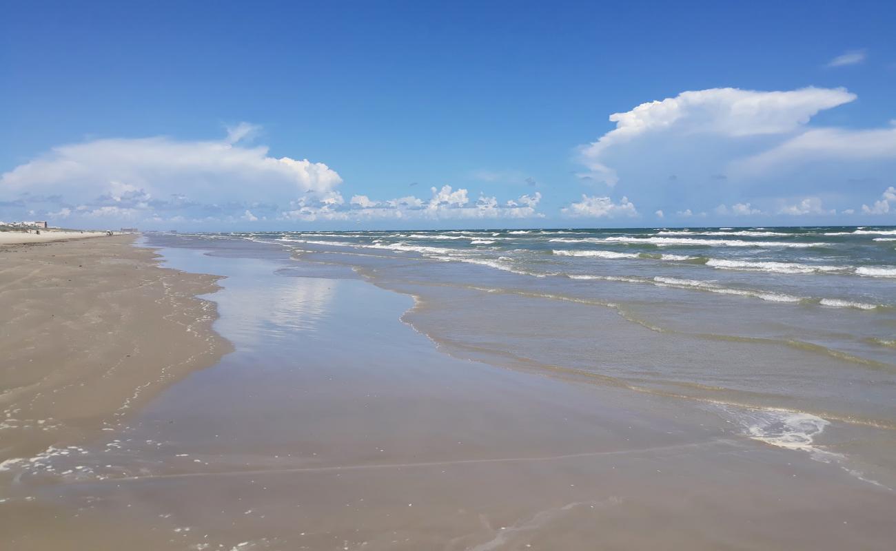 Photo de Gulf Waters beach avec sable beige de surface