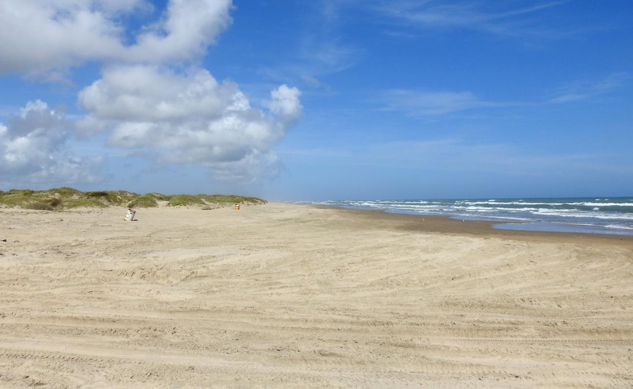 Photo de Boca Chica beach avec sable gris de surface