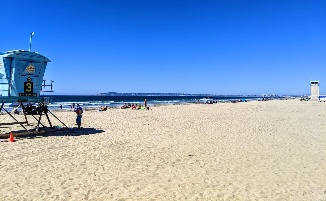 Photo de Silver Strand beach avec sable lumineux de surface