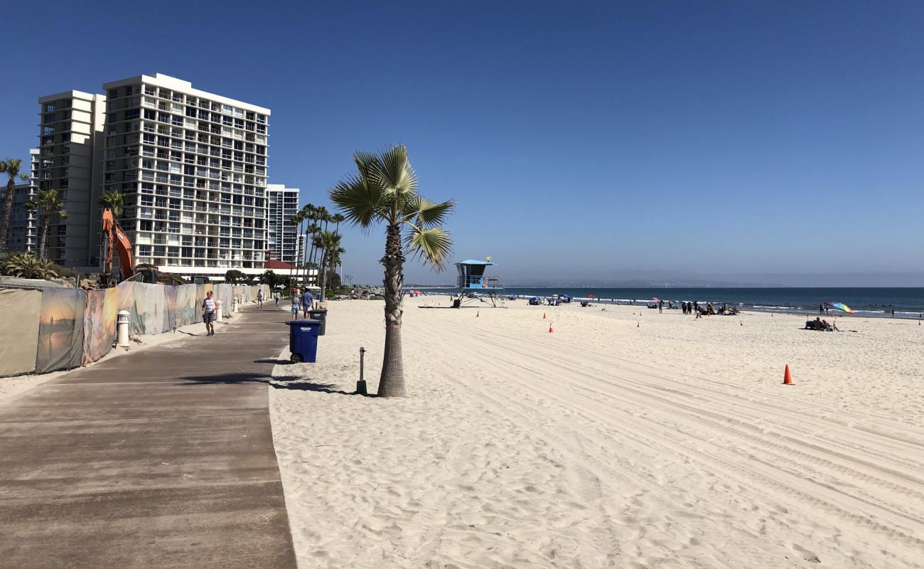 Photo de Coronado beach avec sable lumineux de surface