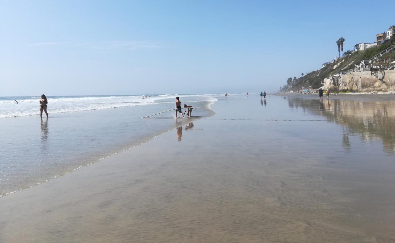 Photo de Leucadia beach avec sable lumineux de surface