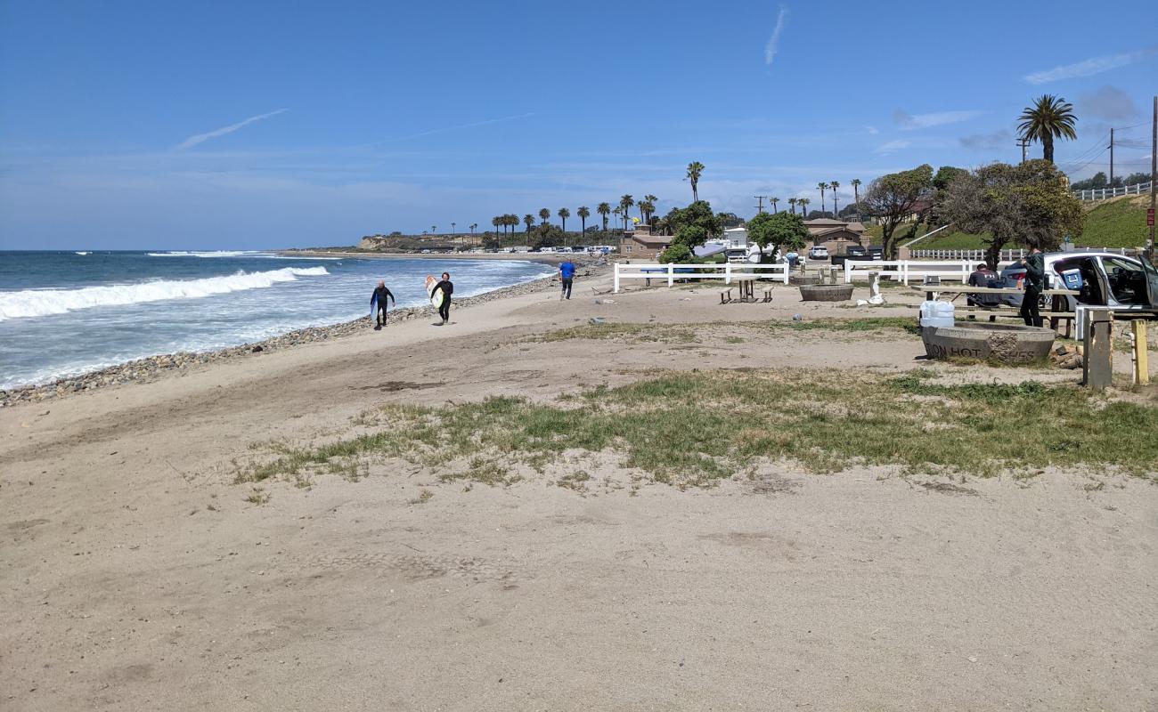 Photo de San Onofre beach avec sable clair avec caillou de surface