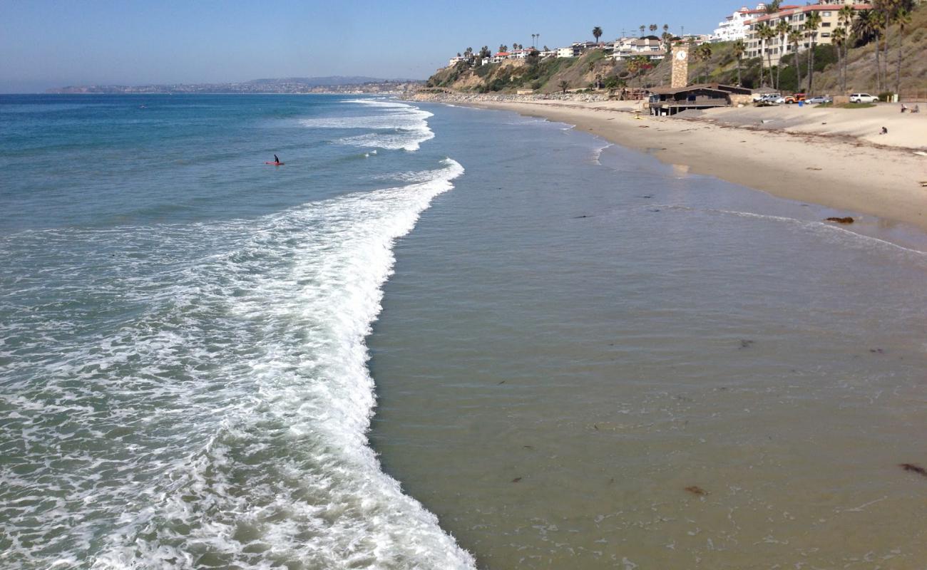 Photo de San Clemente beach avec sable lumineux de surface