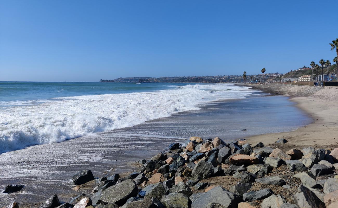 Photo de Capistrano beach avec sable clair avec caillou de surface