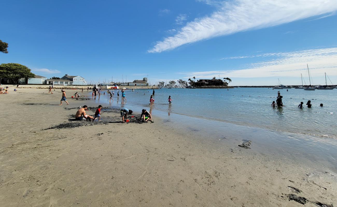 Photo de Baby beach avec sable lumineux de surface