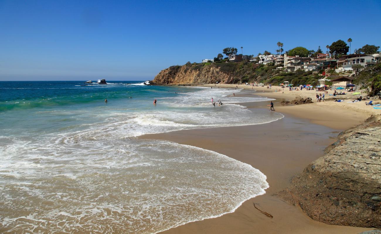 Photo de Crescent Bay Beach avec sable lumineux de surface