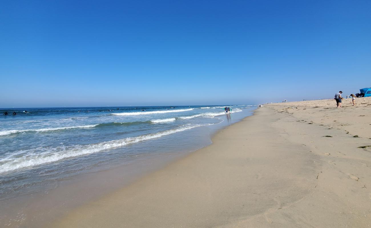 Photo de Bolsa Chica Beach avec sable lumineux de surface