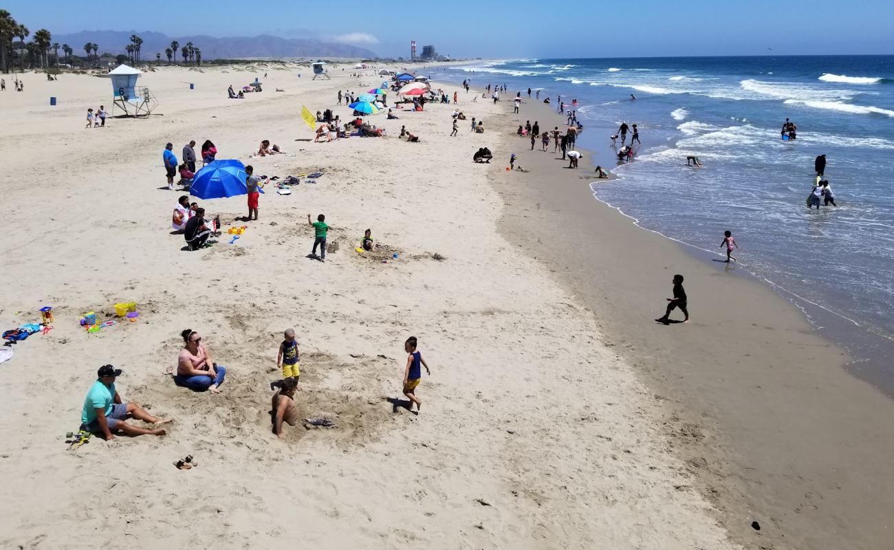 Photo de Port Hueneme Beach avec sable lumineux de surface