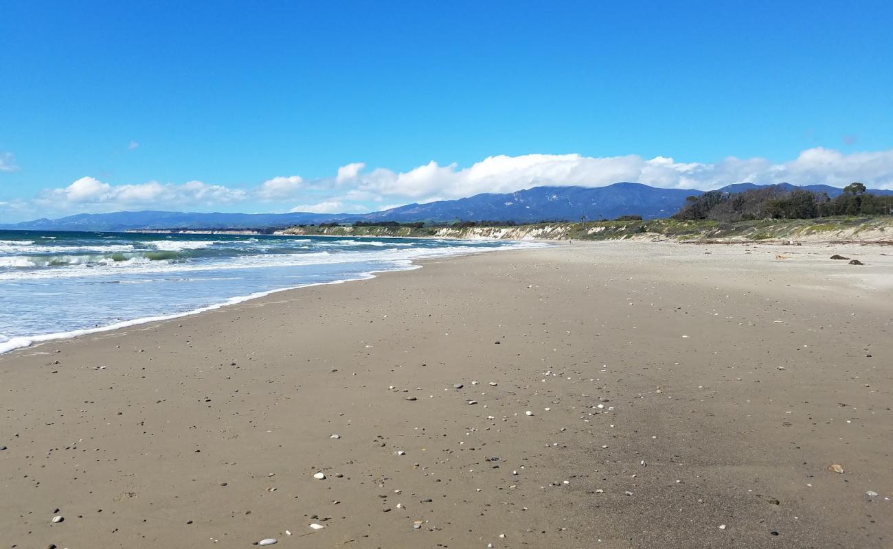 Photo de Sands Beach avec sable beige de surface